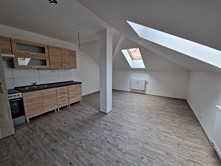 Pronájem bytu 3+kk 61 m² (Podkrovní)